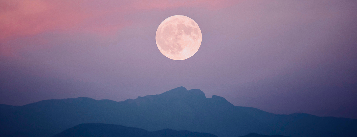 Super Luna sau Luna Castorului: ce reprezintă aceste denumiri speciale pentru luna plină?